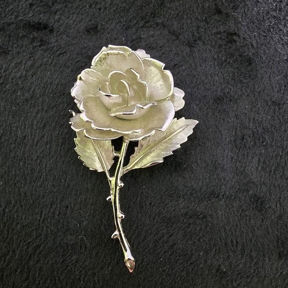 Monet Rose - Picture 1 of 8